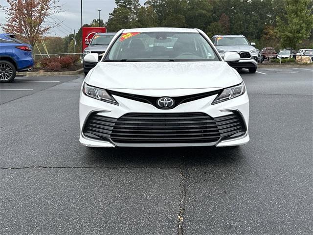2022 toyota camry le