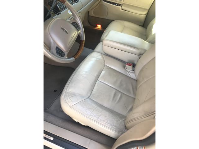 2000 lincoln town car cartier
