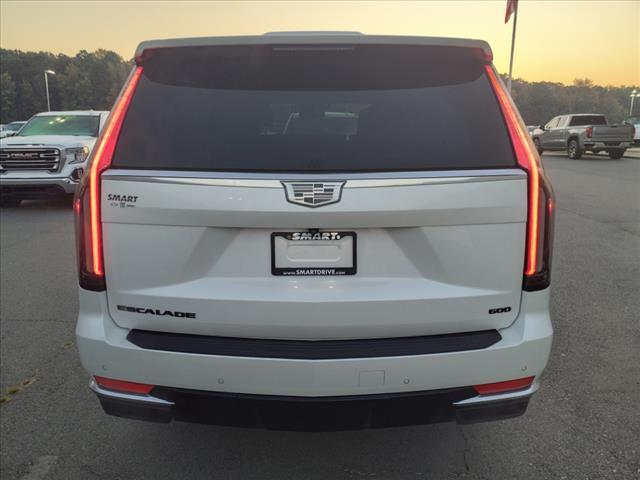 2022 cadillac escalade luxury