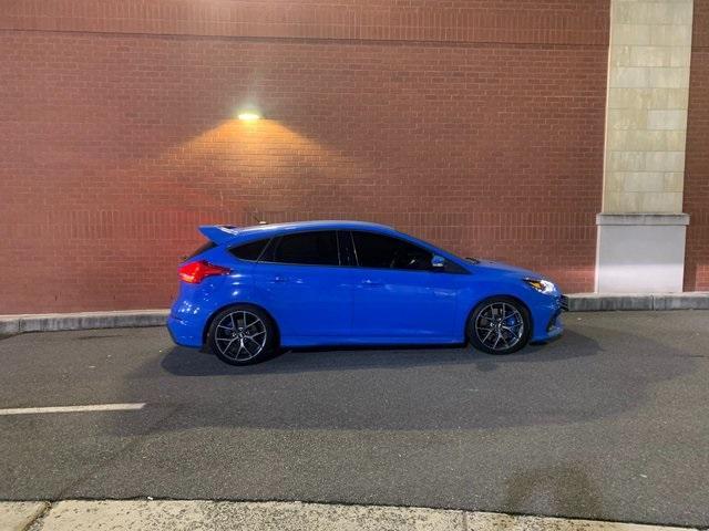 2017 ford focus rs base