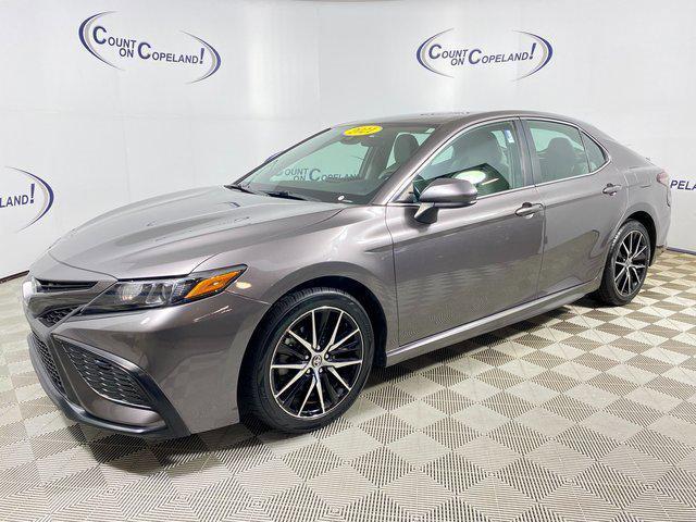 2021 toyota camry se