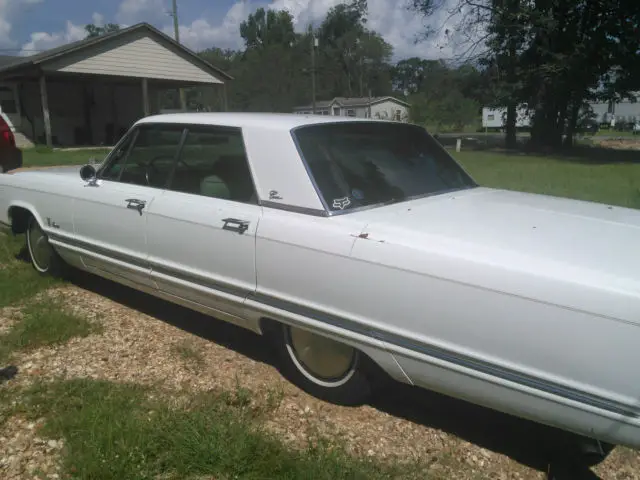 clean 1967 chrysler imperial