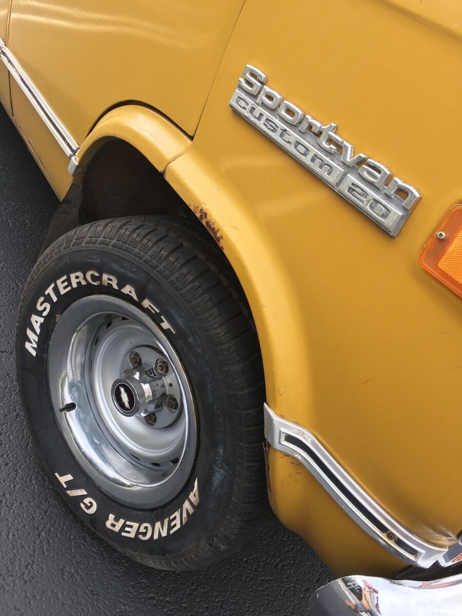 1972 chevrolet van van yellow rwd manual 350 1/2 ton sport van