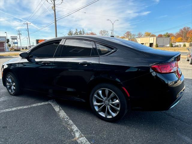 2015 chrysler 200 s