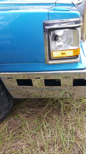 clean cadillac low miles, solid body, no rust, smooth shifting, strong engine