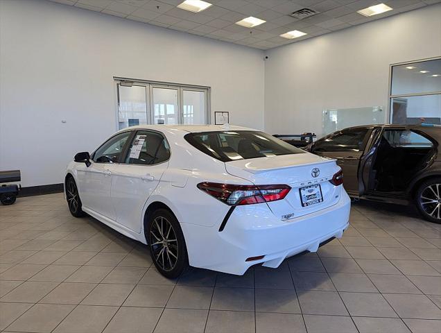 2021 toyota camry se