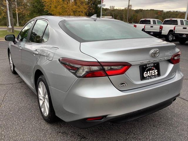 2024 toyota camry le