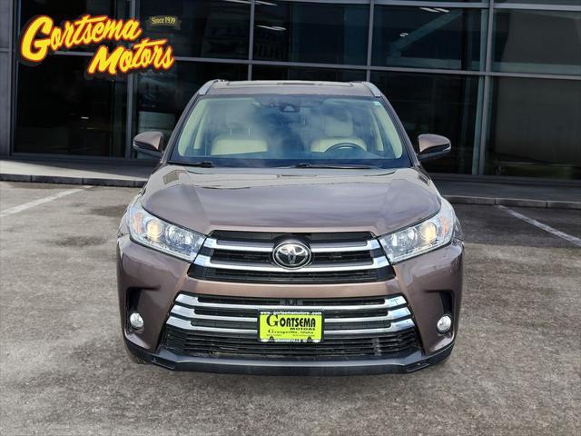 2017 toyota highlander limited