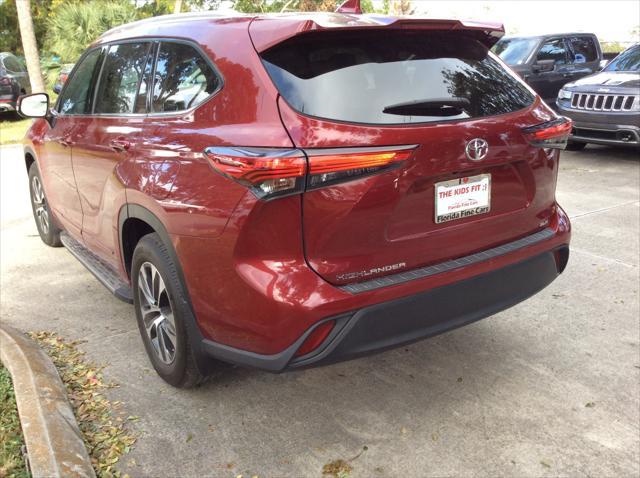 2022 toyota highlander xle