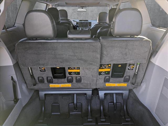 2012 toyota sienna se