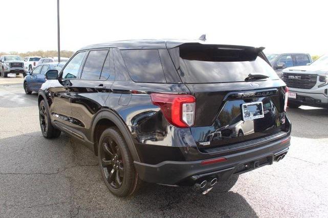 2022 ford explorer st