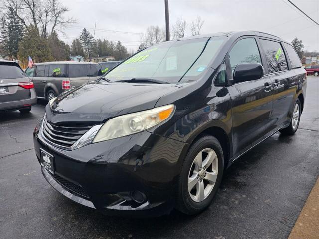 2011 toyota sienna le