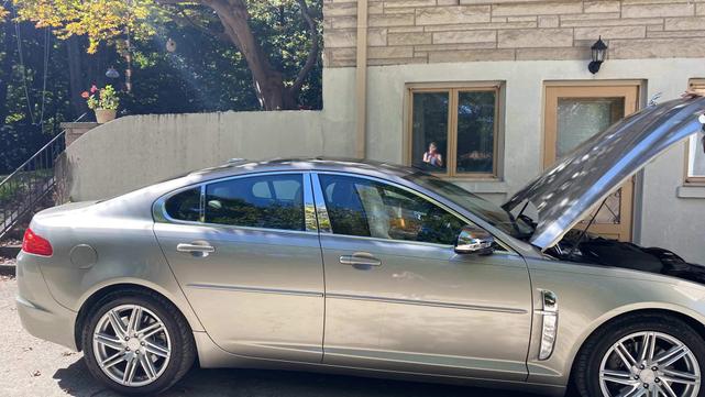 2010 jaguar xf base