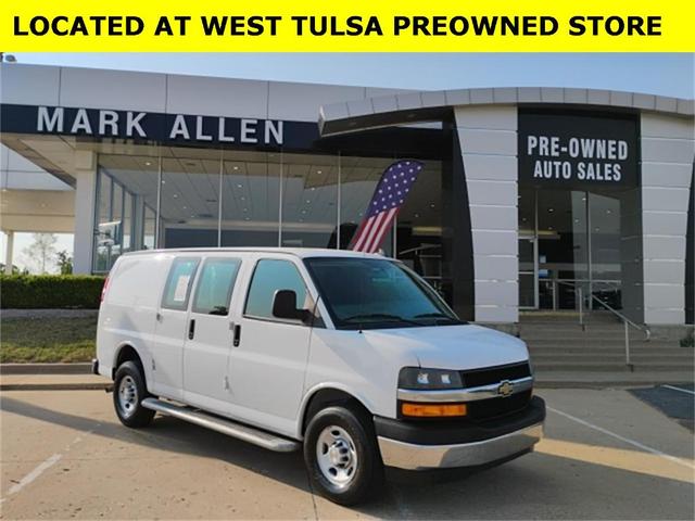 2022 chevrolet express 2500 work van