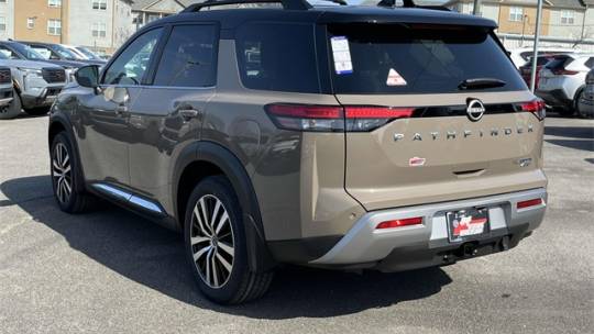 2024 Nissan Pathfinder platinum