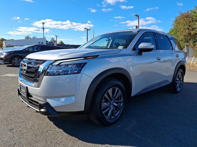 2022 nissan pathfinder s