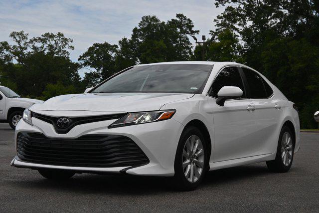 2020 toyota camry le