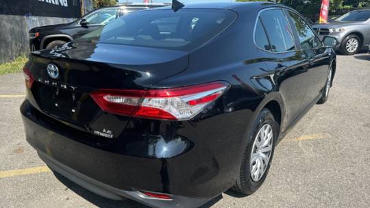 2020 toyota camry hybrid le