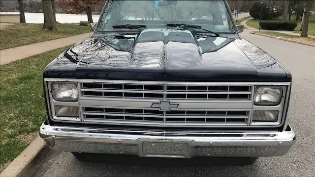 1986 chevrolet c10 78,231 miles blue truck 5.0l v8
