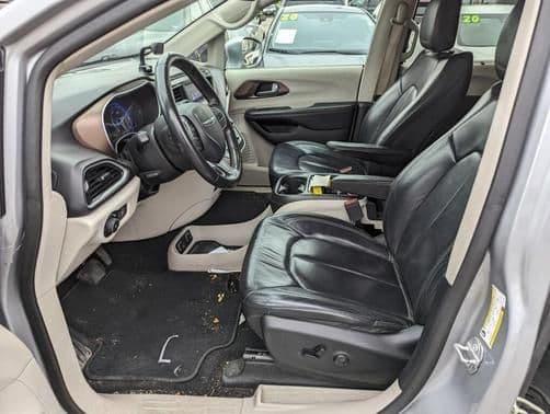 2018 chrysler pacifica touring-l in waterloo, iowa