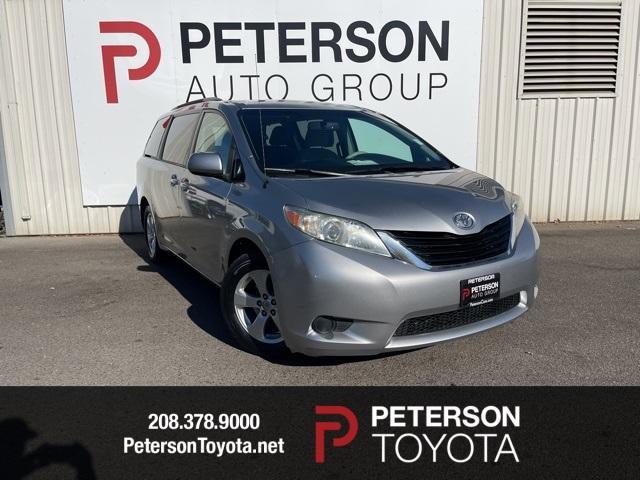 2013 toyota sienna le