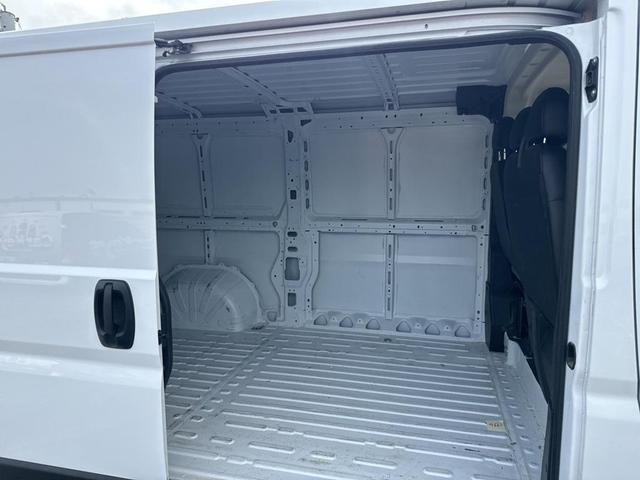 2023 ram promaster 2500 base