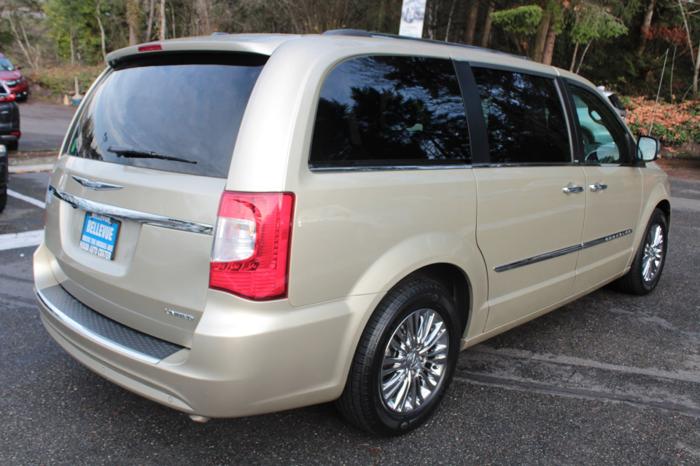 used 2011 chrysler town & country limited bellevue, wa 98006 for sale in bellevue, washington