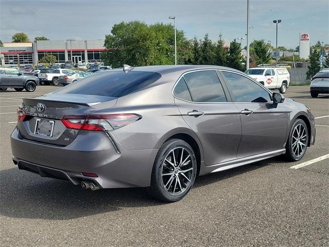 2021 toyota camry se