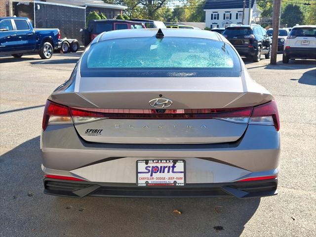 2022 hyundai elantra sel