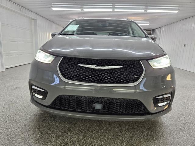 2022 chrysler pacifica touring l