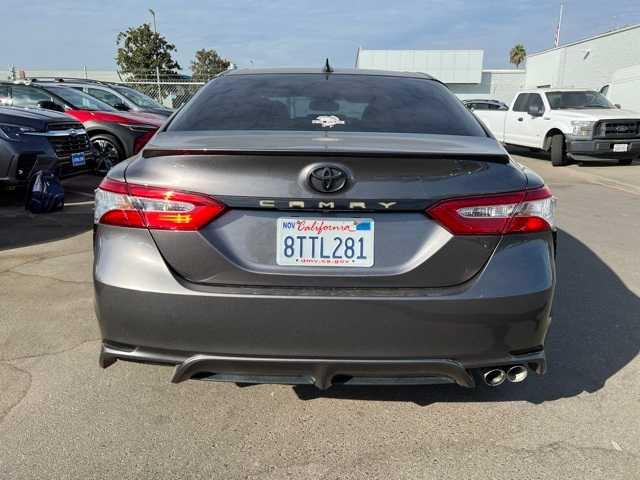 2020 toyota camry se