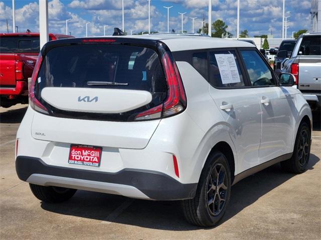 2023 kia soul lx