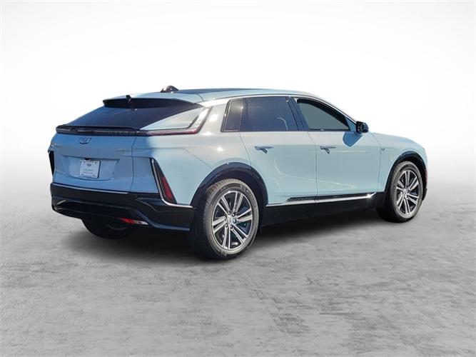 new 2024 cadillac lyriq luxury