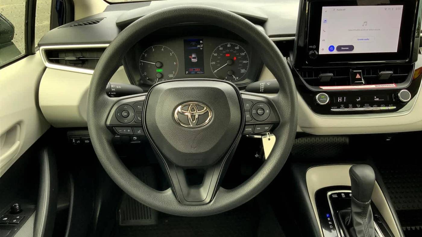 2024 toyota corolla hybrid le