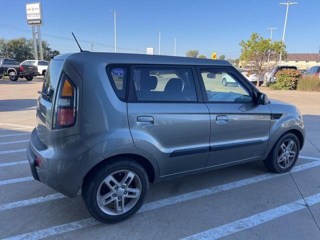 2010 kia soul +