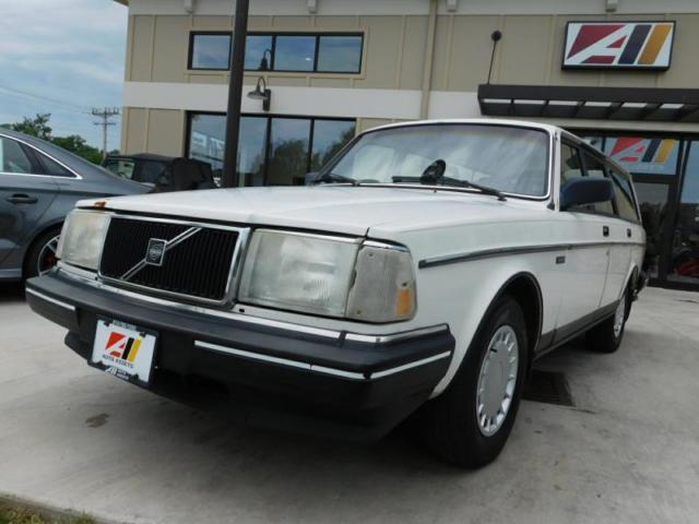 1989 volvo 240 wagon - 151k, many service records, very low reserve!!!