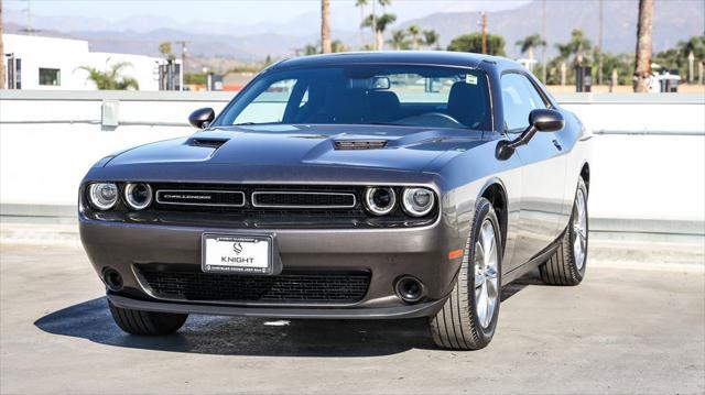 2023 dodge challenger sxt
