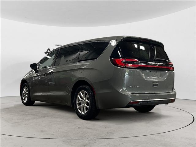 2023 chrysler pacifica touring-l