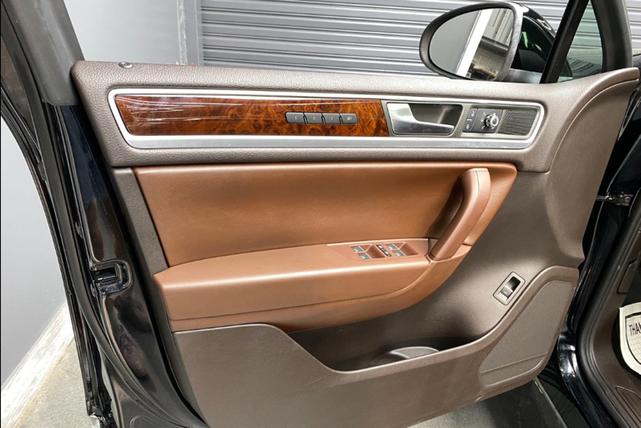 2013 volkswagen touareg vr6 lux