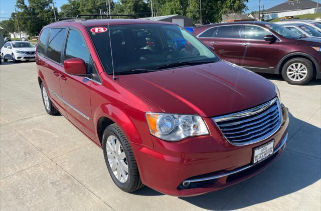 2013 chrysler town & country touring