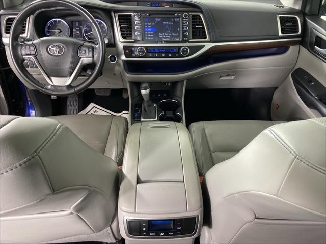 2015 toyota highlander limited