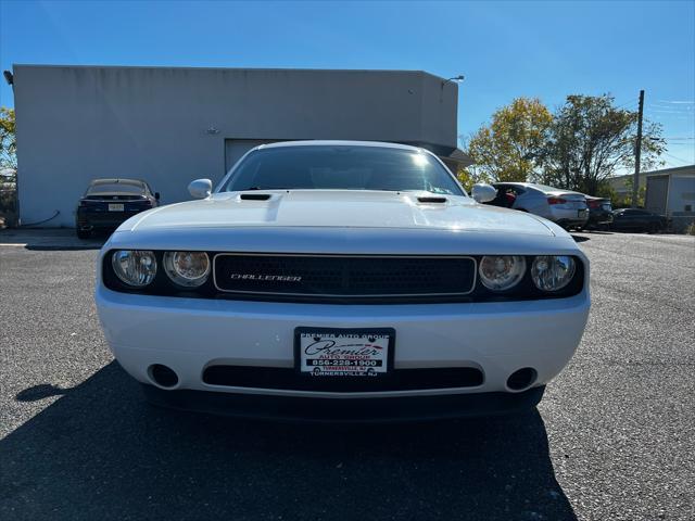 2012 dodge challenger sxt