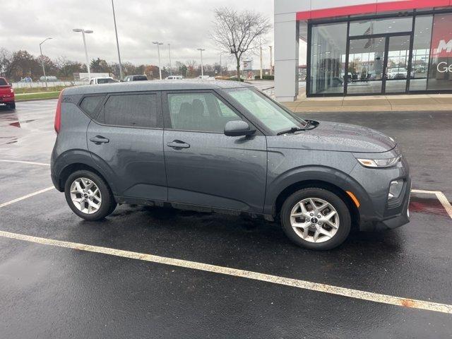 2022 kia soul lx
