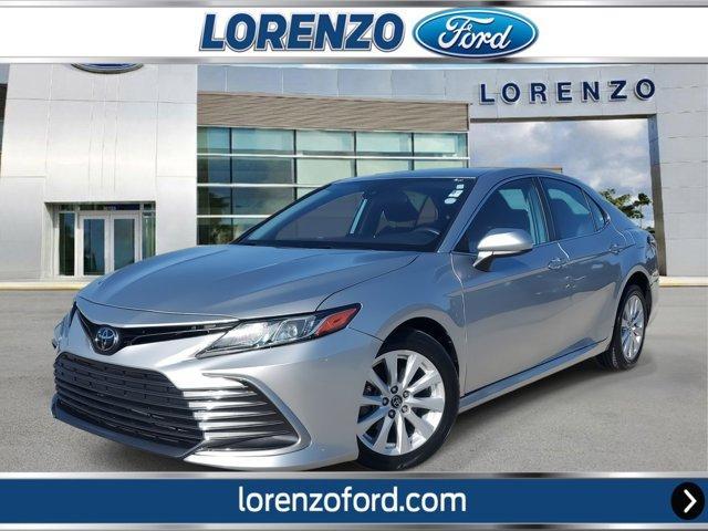 2022 toyota camry le