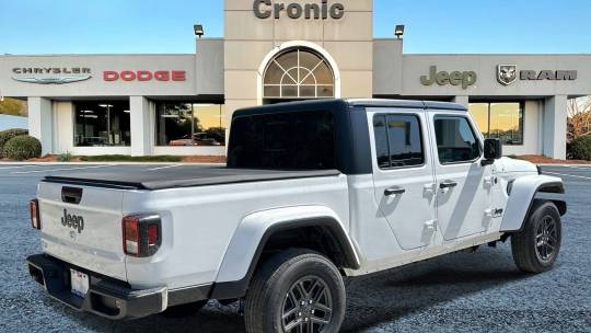 2024 Jeep Gladiator