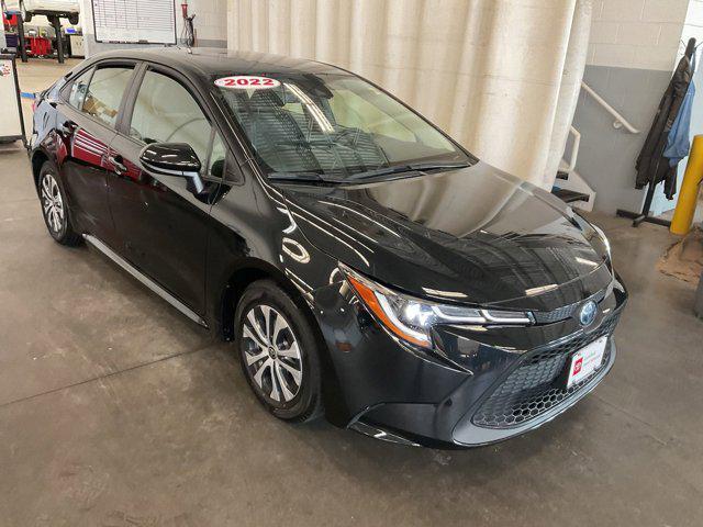 2022 toyota corolla hybrid le
