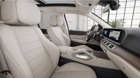 2025 Mercedes-Benz GLS