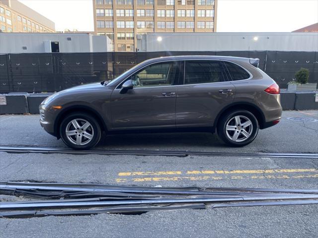 2012 porsche cayenne base
