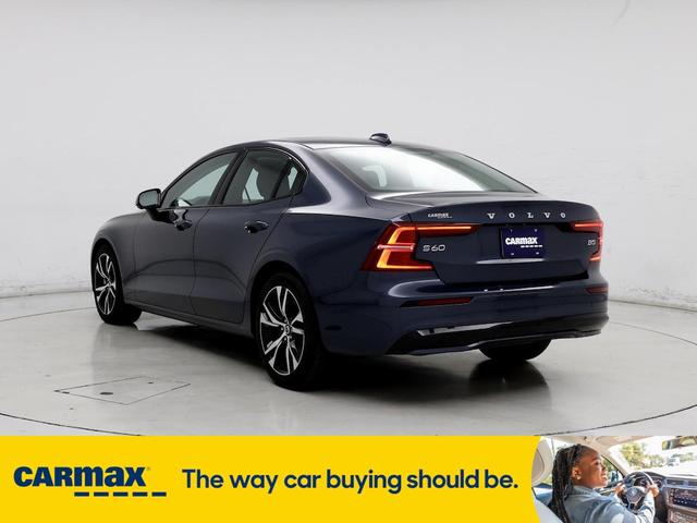 2024 volvo s60 b5 plus dark theme