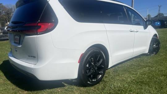 2025 Chrysler Pacifica